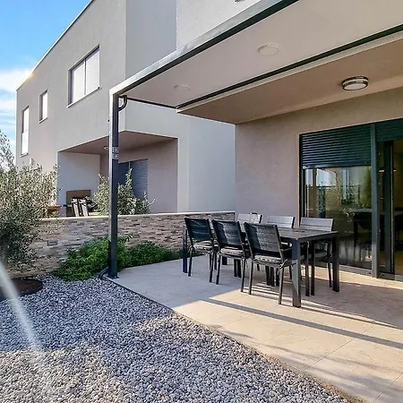 Top-modernes Ferienhaus Unweit Vom Strand Mit Klima, Wifi, Grill Holiday home