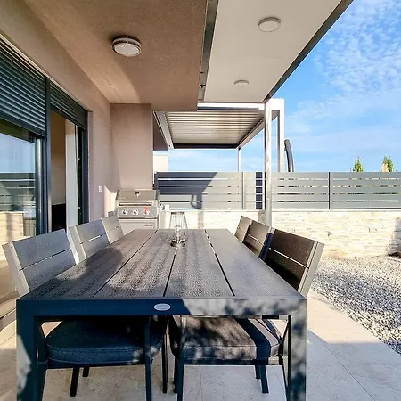 Top-modernes Ferienhaus Unweit Vom Strand Mit Klima, Wifi, Grill