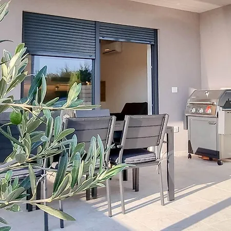 Holiday home Top-modernes Ferienhaus Unweit Vom Strand Mit Klima, Wifi, Grill Novigrad (Istria)