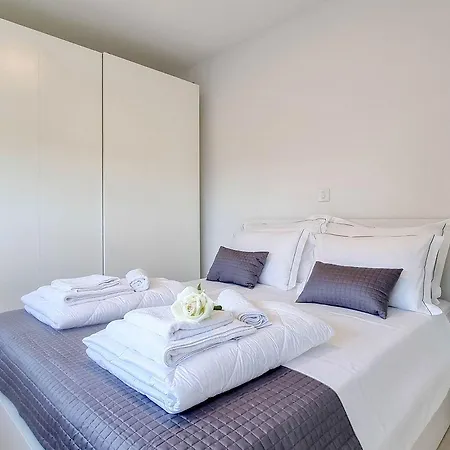 Top-modernes Ferienhaus Unweit Vom Strand Mit Klima, Wifi, Grill Novigrad (Istria)