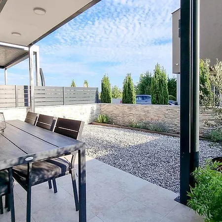 Top-modernes Ferienhaus Unweit Vom Strand Mit Klima, Wifi, Grill Holiday home *